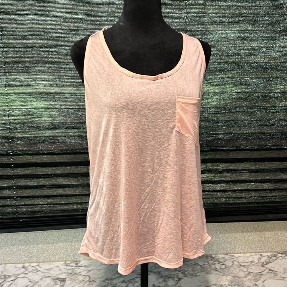 Marika Women’s Peach Sheer Front Mesh Back Racerback Athletic Tank Top Medium‎